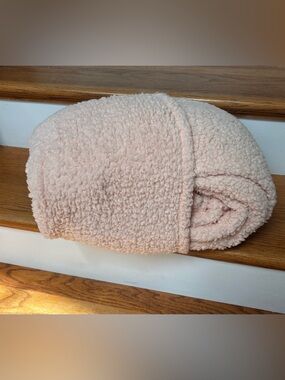 Target Cozy Sherpa Throw Blanket - Blush Pink